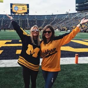 Meet your Posher, Abby